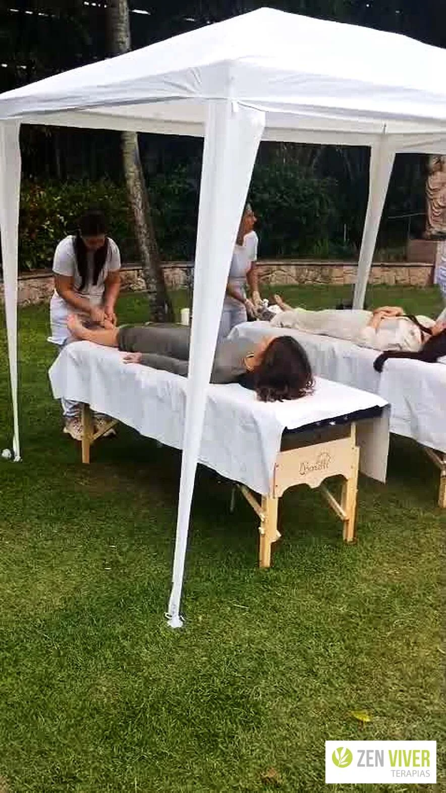 Estações de massagem corporativa em evento no Rio de Janeiro