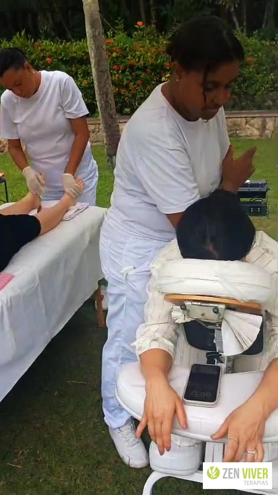 Massagem expressa em cadeira ergonômica em evento corporativo no RJ