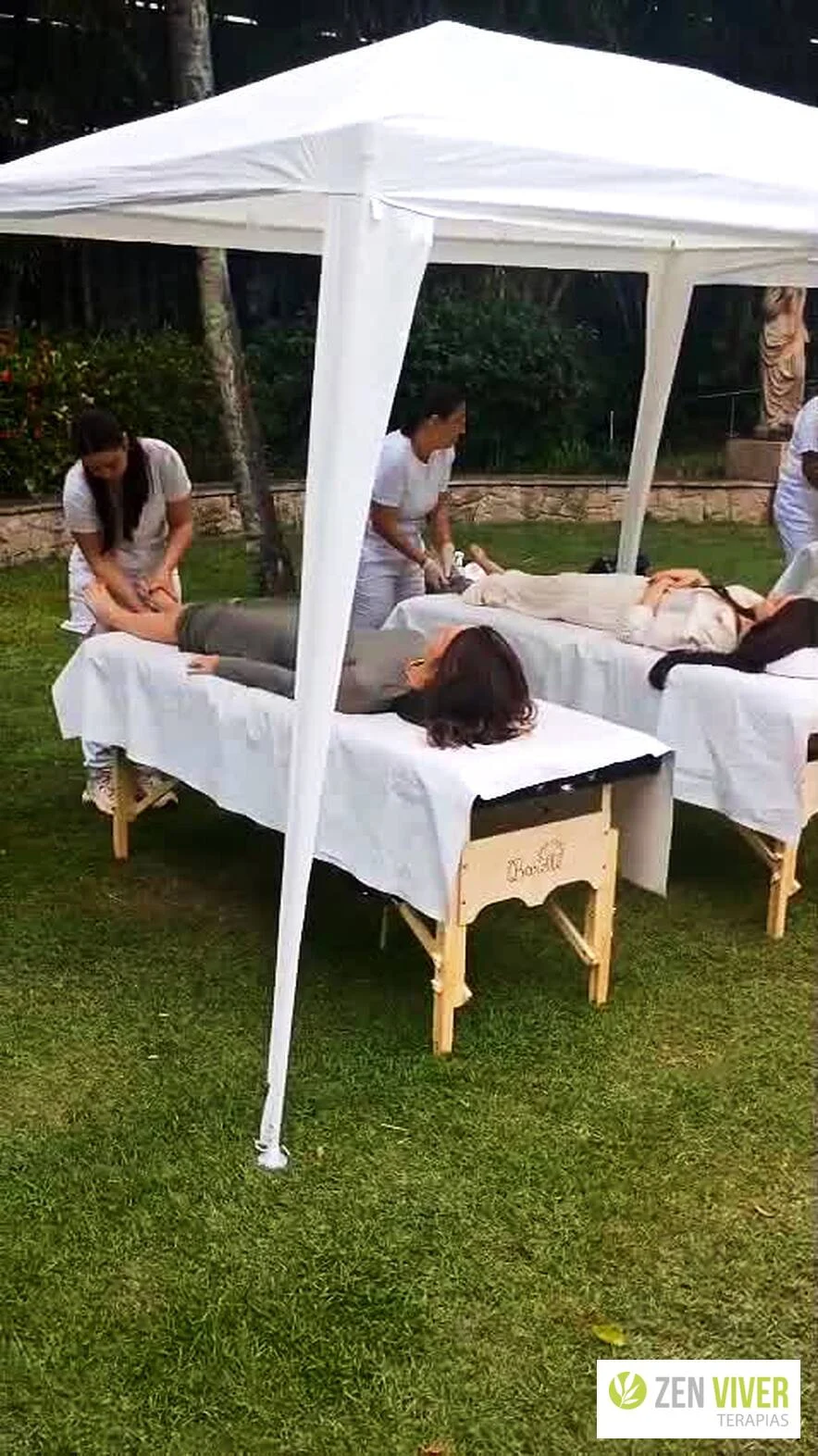 Tendas de quick massage montadas em SIPAT ao ar livre no Rio de Janeiro